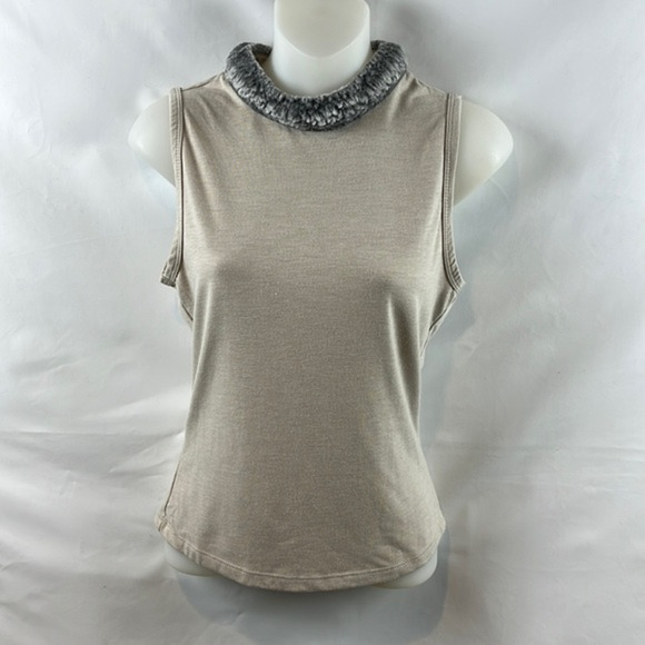 Poleci Casual Gray Tank Top Sleeveless Blouse with Fur Collar Size M - Picture 1 of 9